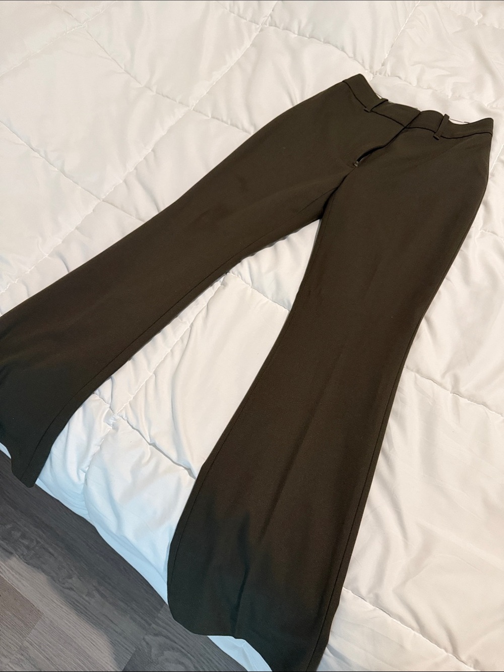 Aritzia Wilfred Olive Green dress pants size 2